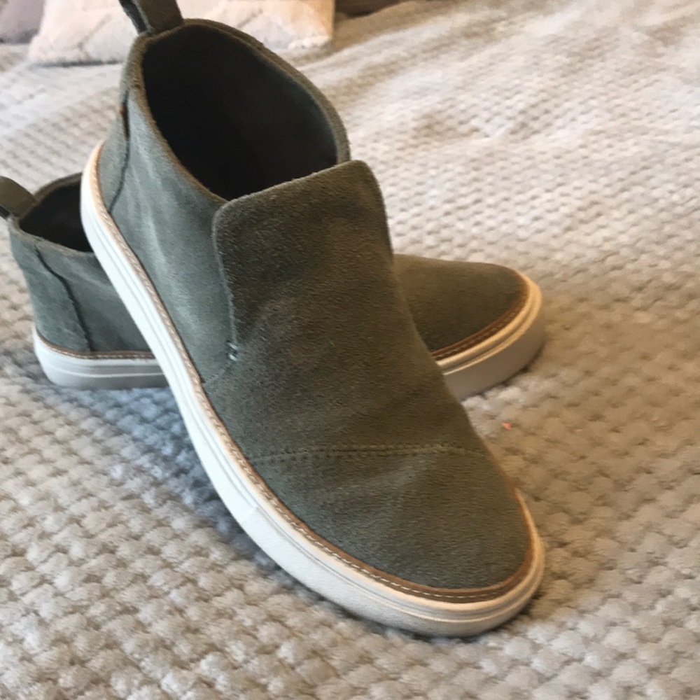 Toms Olive Green Suede Slip-On Sneakers Boots